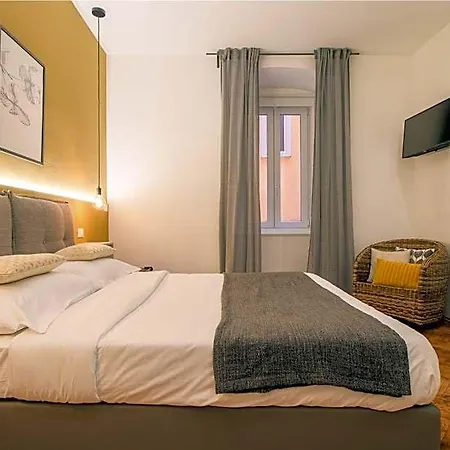 Hotel Brand New Guest With Wi-fi In The Center Trieste