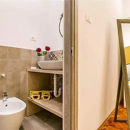 Brand New Guest With Wi-fi In The Center Hotel Trieste