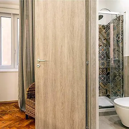 Brand New Guest With Wi-fi In The Center 2* Trieste